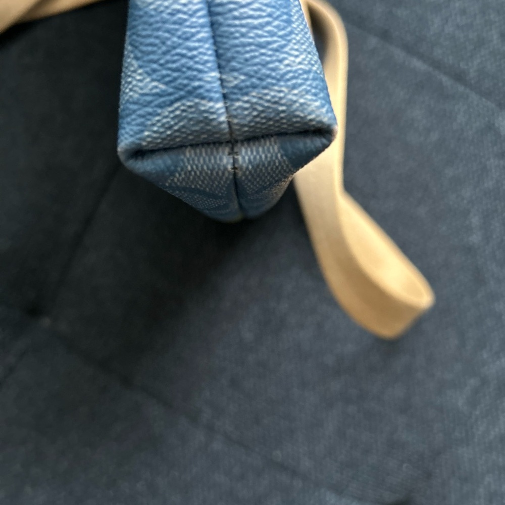 Stylish Blue and Green Crossbody Bag - Picture 10 of 15